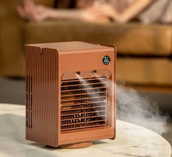 Humidified portable cooling fan